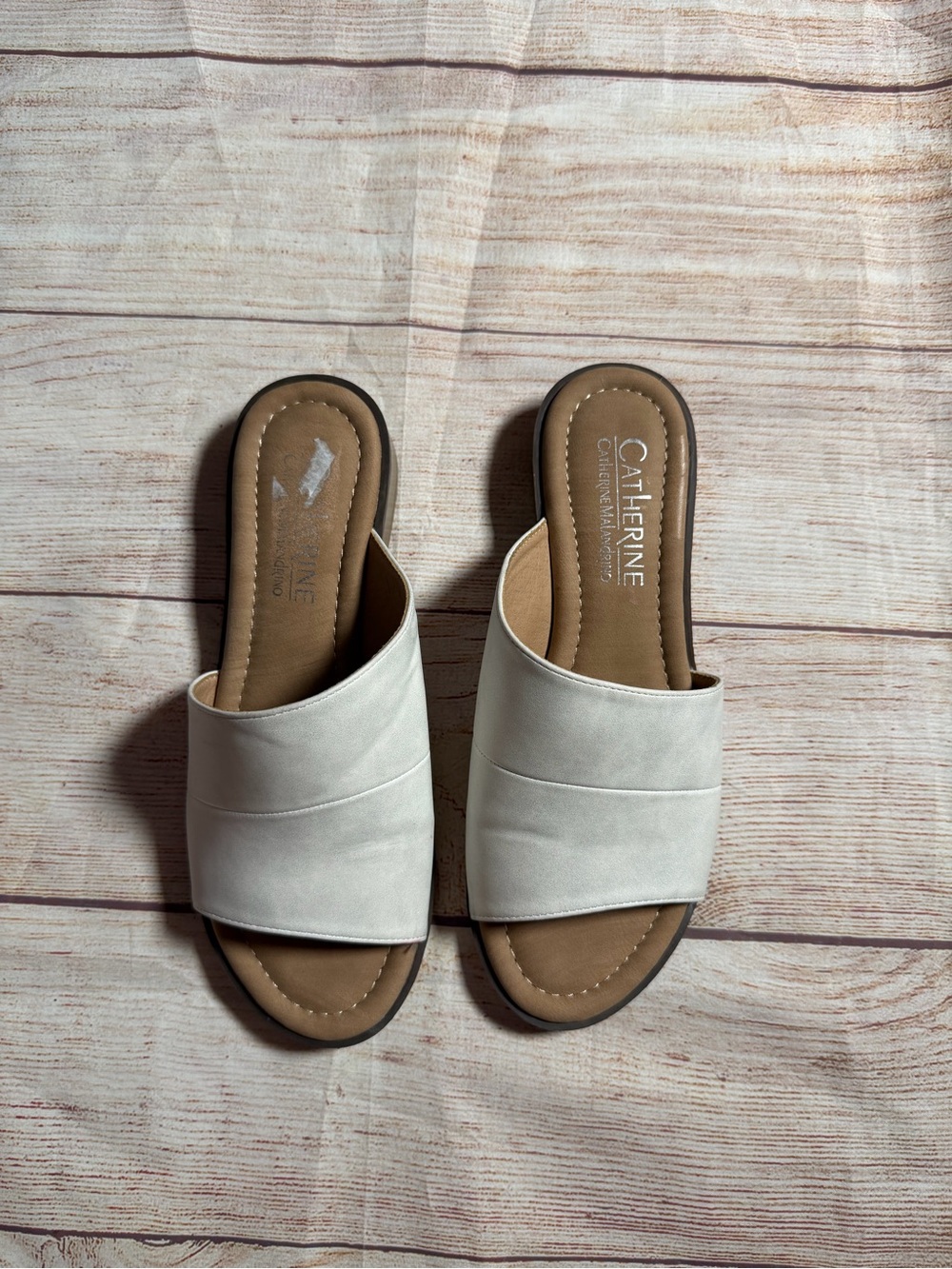 Catherine‎ Malandrino Preppy, Old Money, Minimalist Off-White Slide Sandals